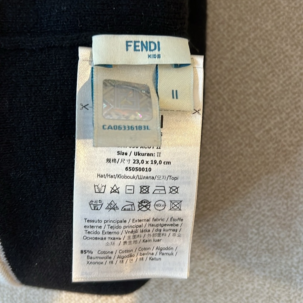 FENDI Junior Hat  (Ages 6-9) - Picture 3 of 5